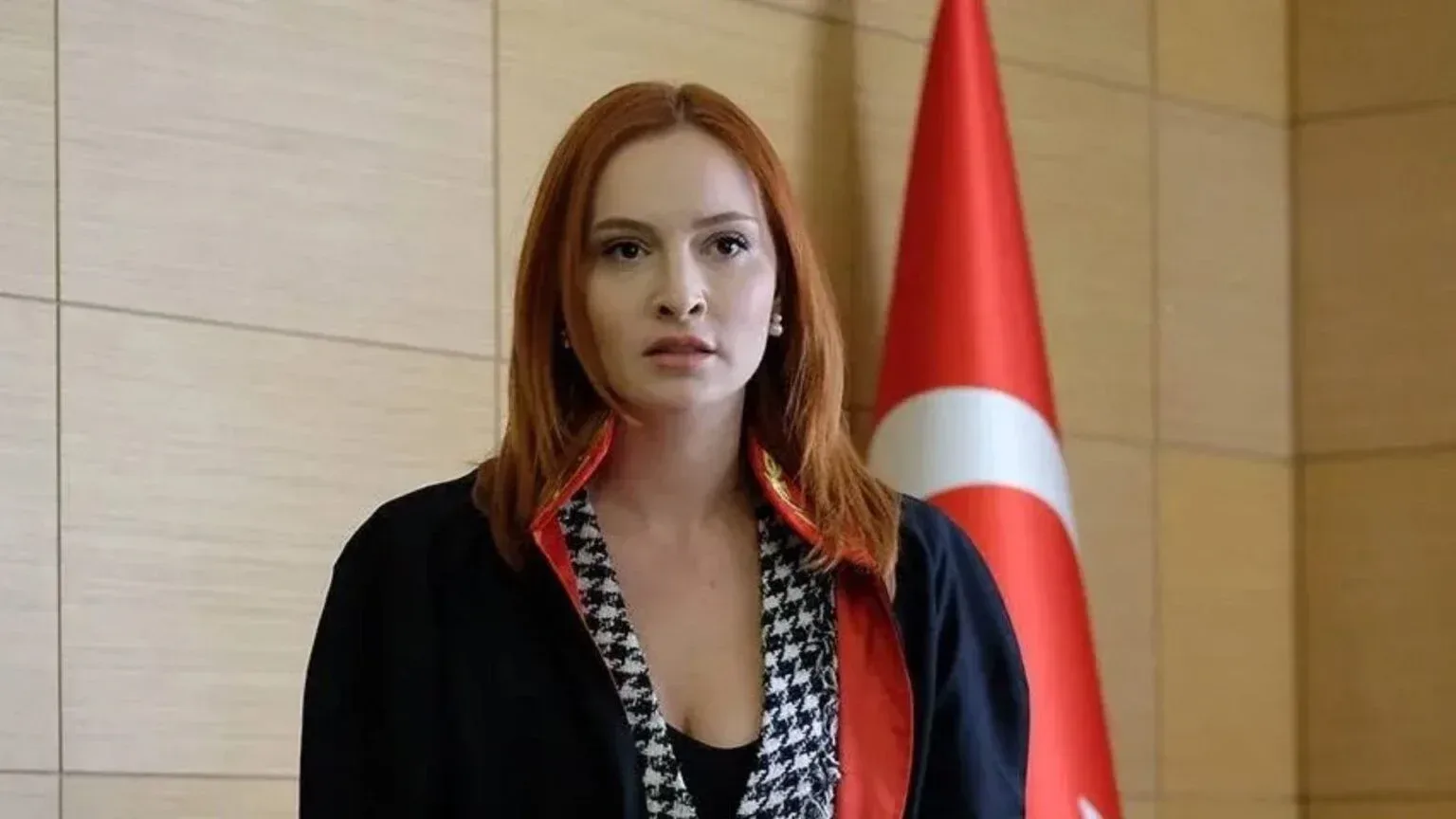 Çirkin dizisi Lale kimdir? Başak Gümülcinelioğlu gerçek adı, yaşı ve biyografisi